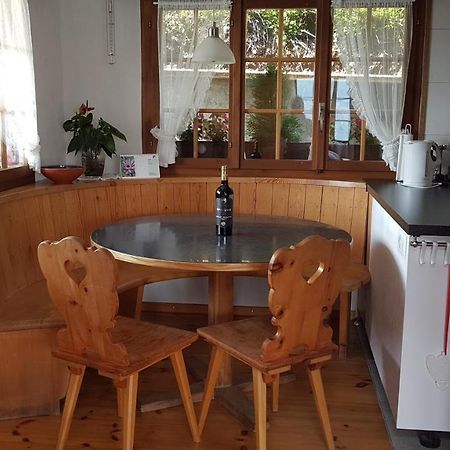 Traumhaftes Chalet Mit Seesicht Krattigen Extérieur photo