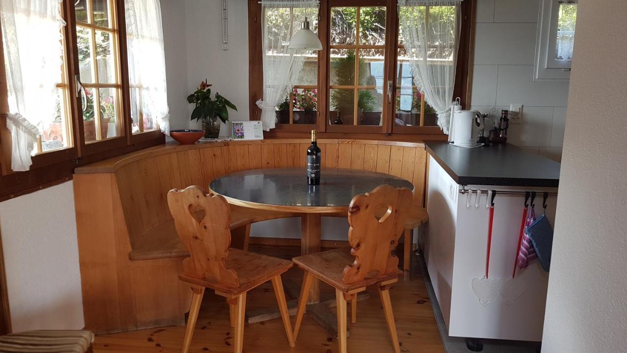 Traumhaftes Chalet Mit Seesicht Krattigen Extérieur photo