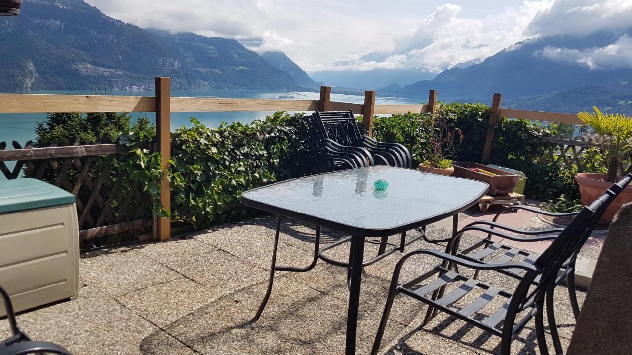 Traumhaftes Chalet Mit Seesicht Krattigen Extérieur photo